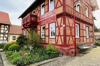 Altes-Pfarrhaus-Neustaedt-Herberge-und-Begegnungsstaette__t14993.webp