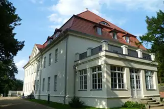 Begegnungsstaette-Schloss-Gollwitz__t11335h.webp