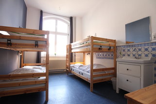Blue-Doors-Hostel-Altstadt__t13022h.jpg