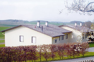 Familienferienstaette-Ruehrberg-u-Jugendhaus-Kurt-Roser-Haus__t2462e.jpg