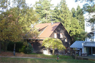 Haus-der-Jugend-an-den-grossen-Steinen__t7065b.jpg