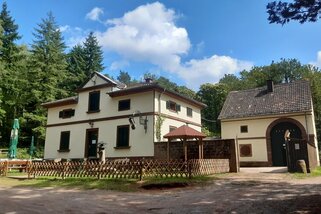 Hohe-List-mitten-im-Wald-Ehemaliges-Forsthaus-Erbaut-1832__t1929.jpg