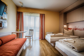 JUFA-Hotel-Juelich-Energiewelt-Indeland-im-Brueckenkopf-Park__t11761b.jpg