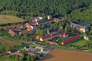KlosterGasthof-Maria-Bildhausen-Gruppenunterkunft-fuer-Menschen-mit-Behinderungen__t12217h.jpg