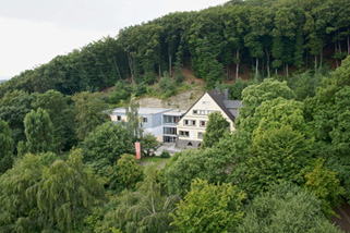 Naturfreundehaus-und-Jugendherberge-Laacherseehaus__t4273b.jpg