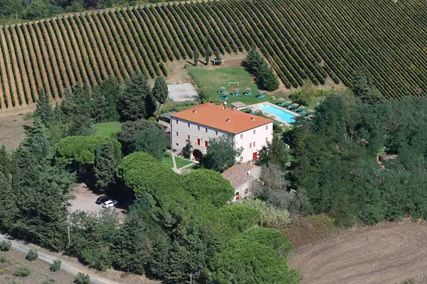 Landgut am Meer in Montescudaio bei Gruppenunterkünfte