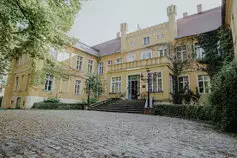 Schlossensemble-Wartin-Schloss-Speicher-Gaestehaus--Kulturscheune-__t13014.webp