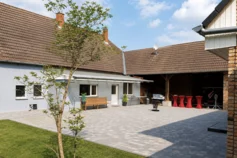 The-Farm--Friends__t16738.webp