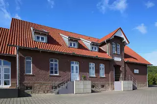 Alte-Luebber-Volksschule-Integratives-Gaestehaus-im-Muehlenkreis__t4671.webp