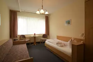 Gaestehaeuser-Neuvandsburg-des-DGD-e-V-__t6184d.webp