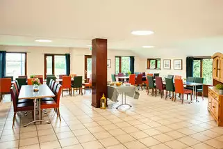 Gruppenhaus-Hof-7__t12973d.webp