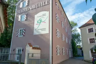 Jugenduebernachtungshaus-Herrenmuehle__t7851b.webp