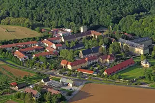KlosterGasthof-Maria-Bildhausen-Gruppenunterkunft-fuer-Menschen-mit-Behinderungen__t12217h.webp