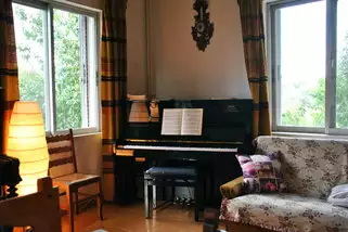 NW-Pelop-7-Zi-Haus-mit-Klavier-250m-v-Strand-Meerblick-gr-Obstgarten__t12949d.webp