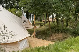 Red-Woods-Glamping-Lodge__t15005d.webp